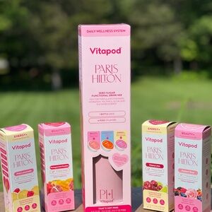 Vitapod Paris Hilton Functional Drink Mix Tumbler in “That’s Hot” Pink + Extras